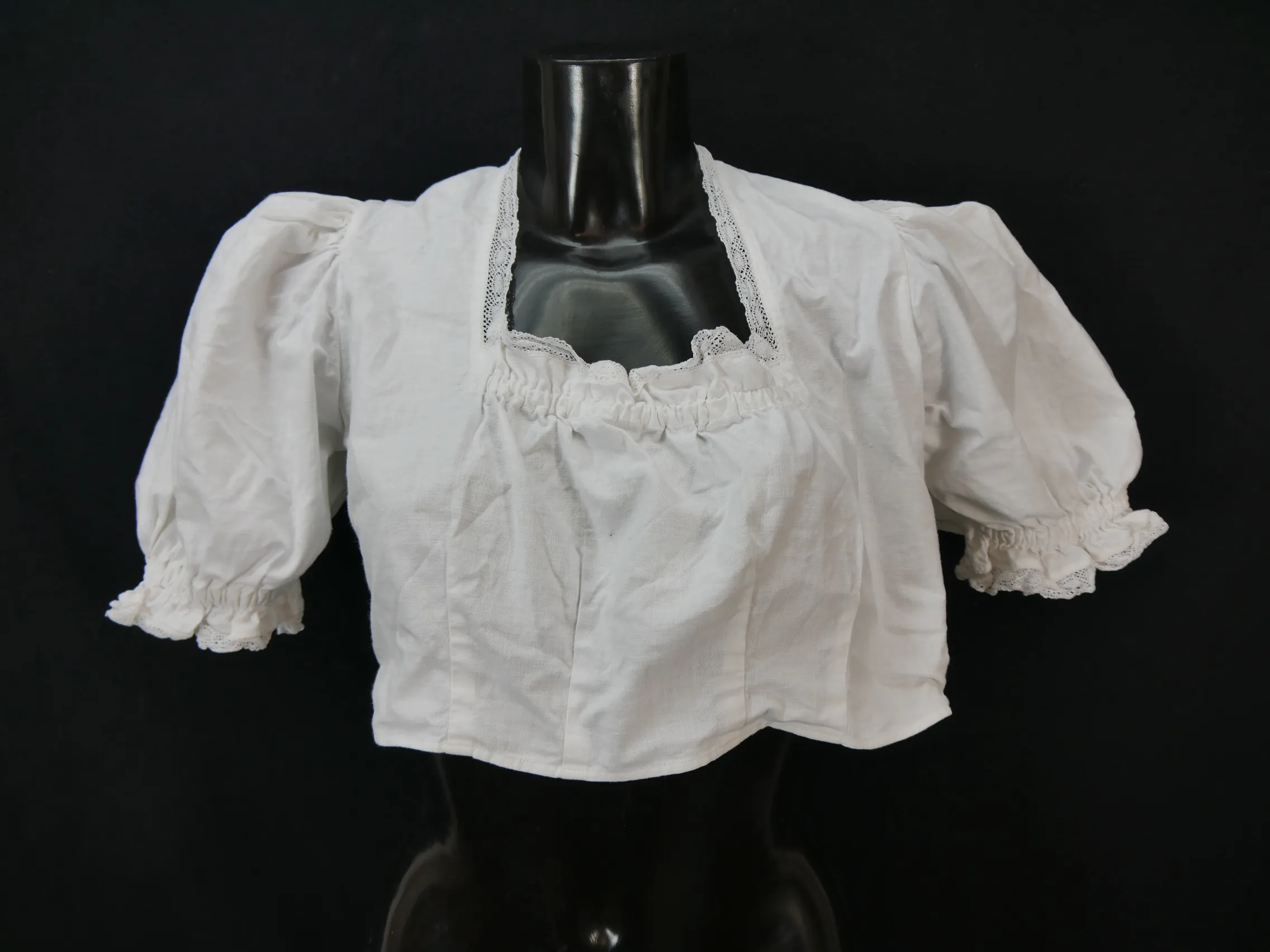 Gr.36 Dirndlbluse weiß Bluse für Dirndl Baumwolle mit Spitze B10010