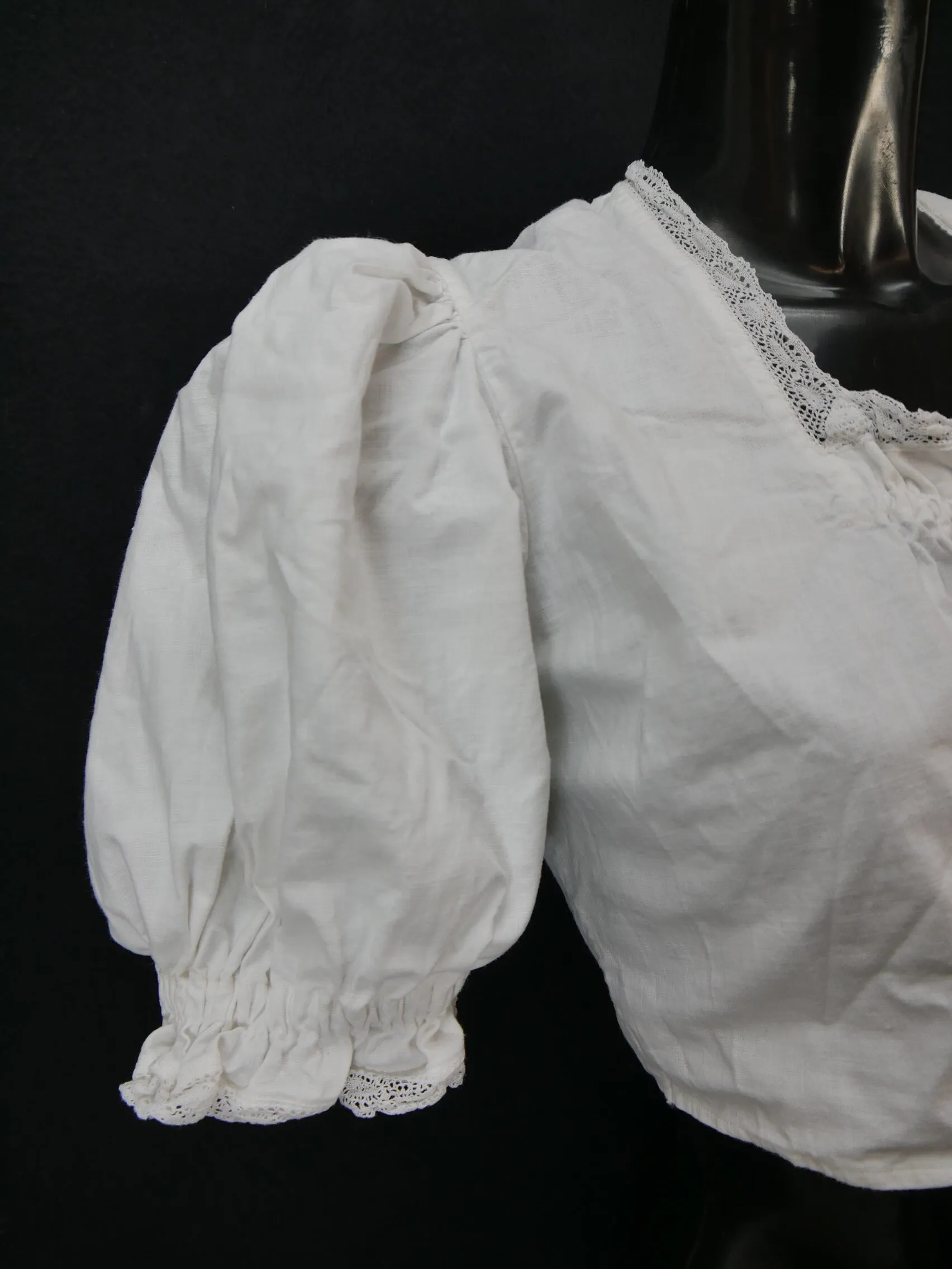 Gr.36 Dirndlbluse weiß Bluse für Dirndl Baumwolle mit Spitze B10010