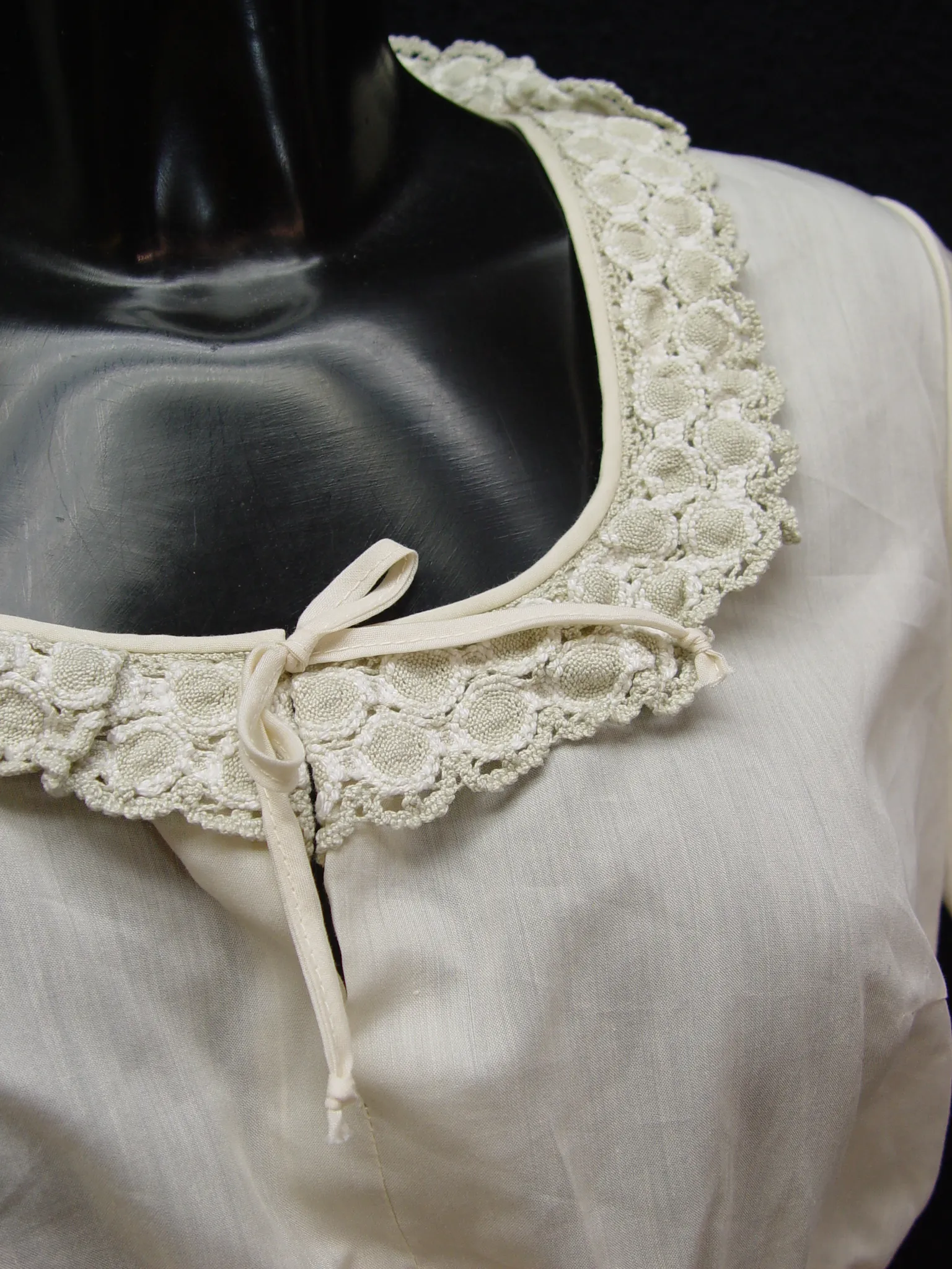 Gr.42 Dirndlbluse Bluse für Dirndl mit rundem Ausschnitt Trachtenbluse B4641