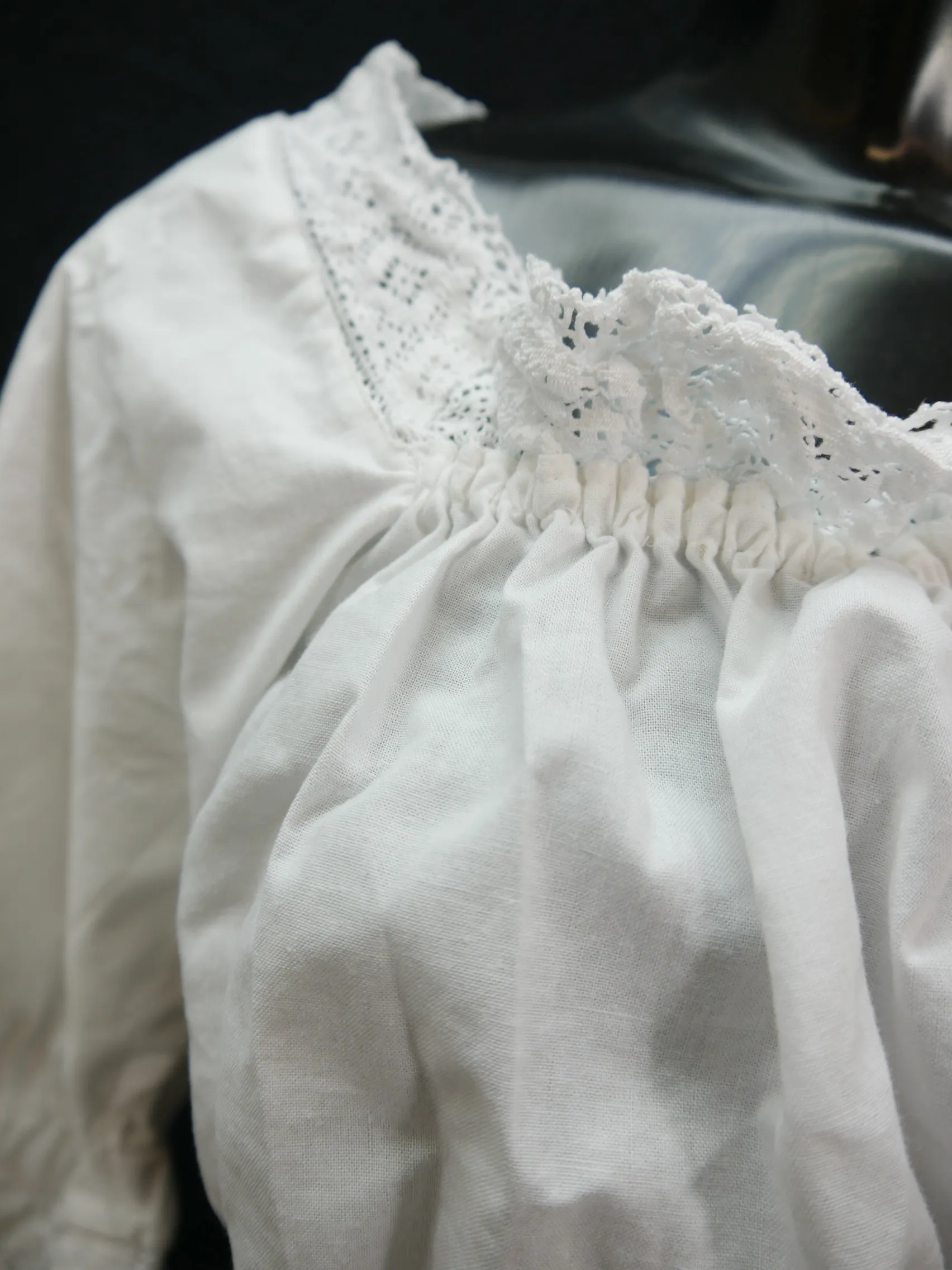 Gr.44 Dirndlbluse süße Bluse für Dirndl Baumwolle mit Spitze B9176