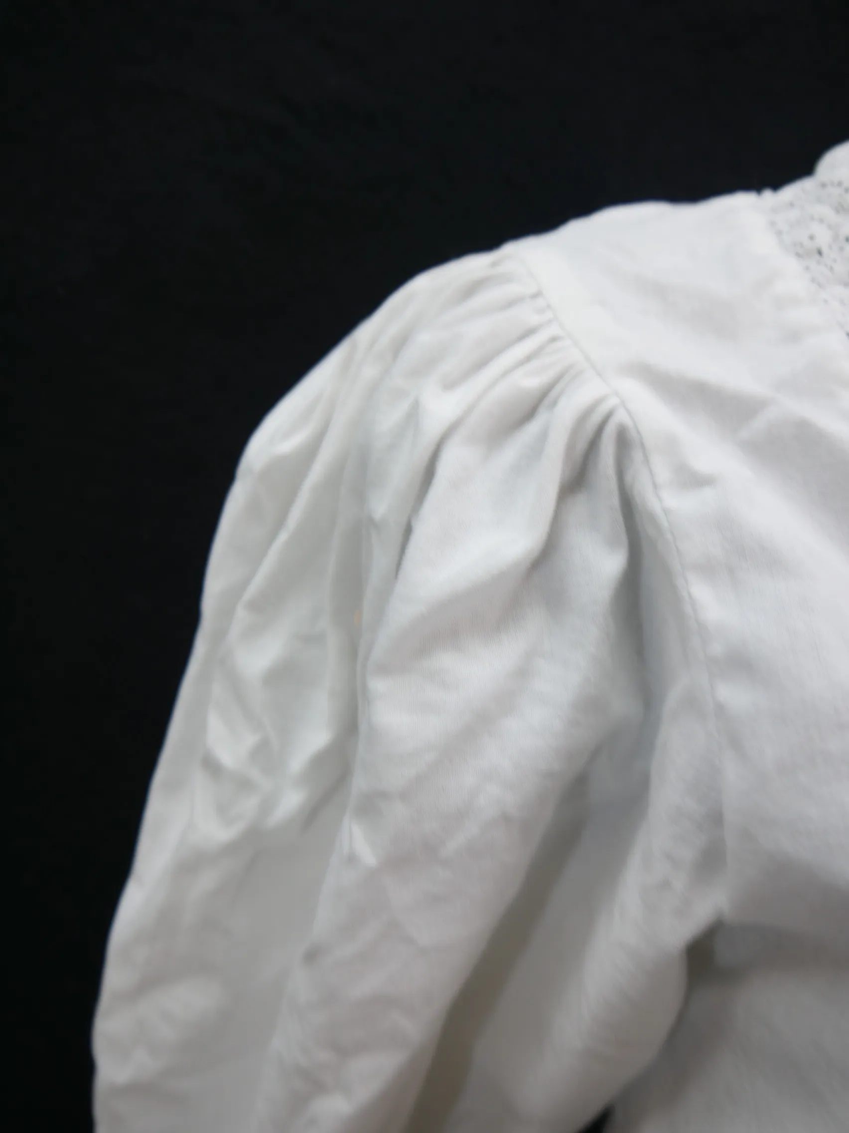 Gr.44 Dirndlbluse süße Bluse für Dirndl Baumwolle mit Spitze B9176