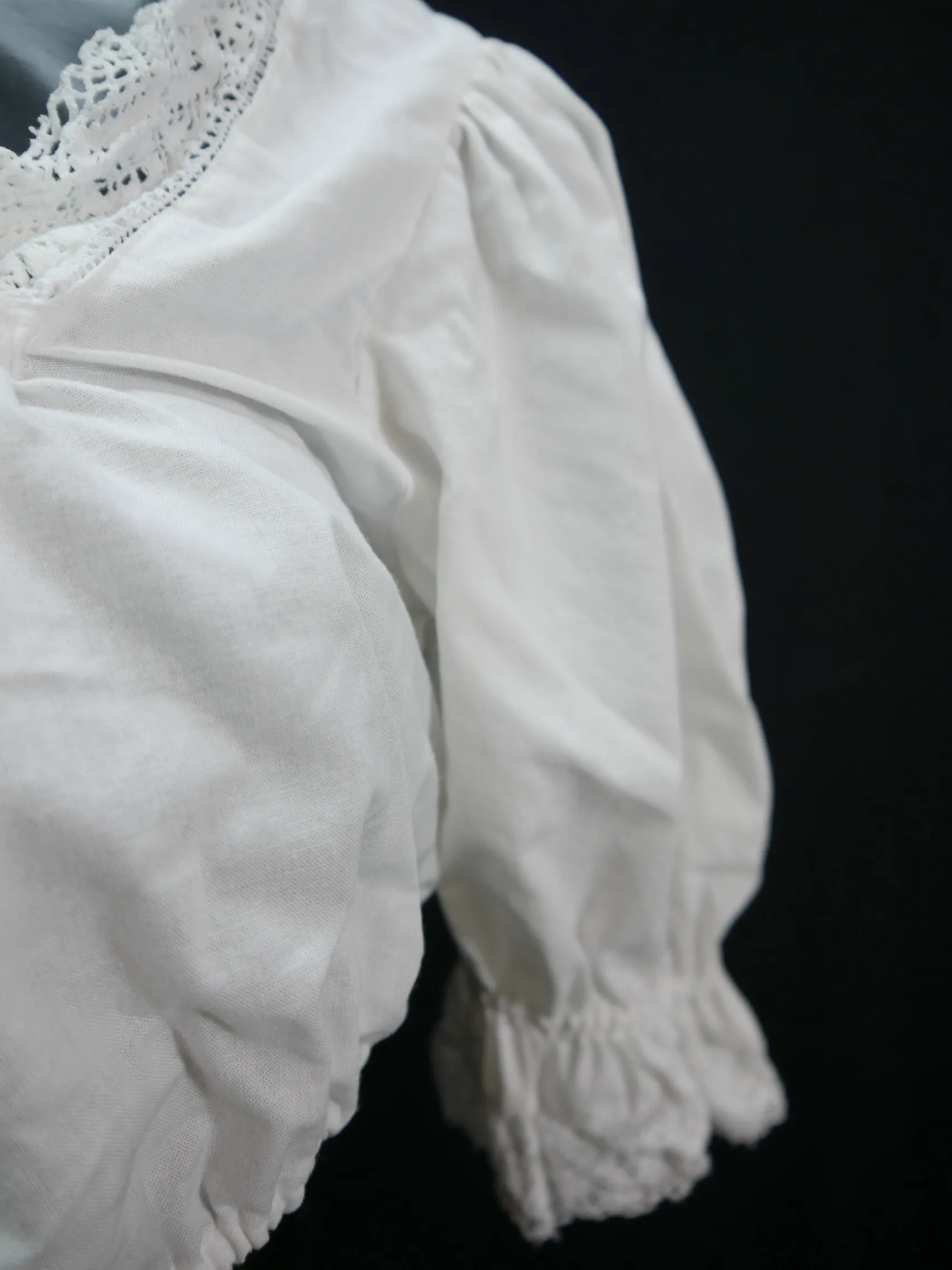 Gr.44 Dirndlbluse süße Bluse für Dirndl Baumwolle mit Spitze B9176