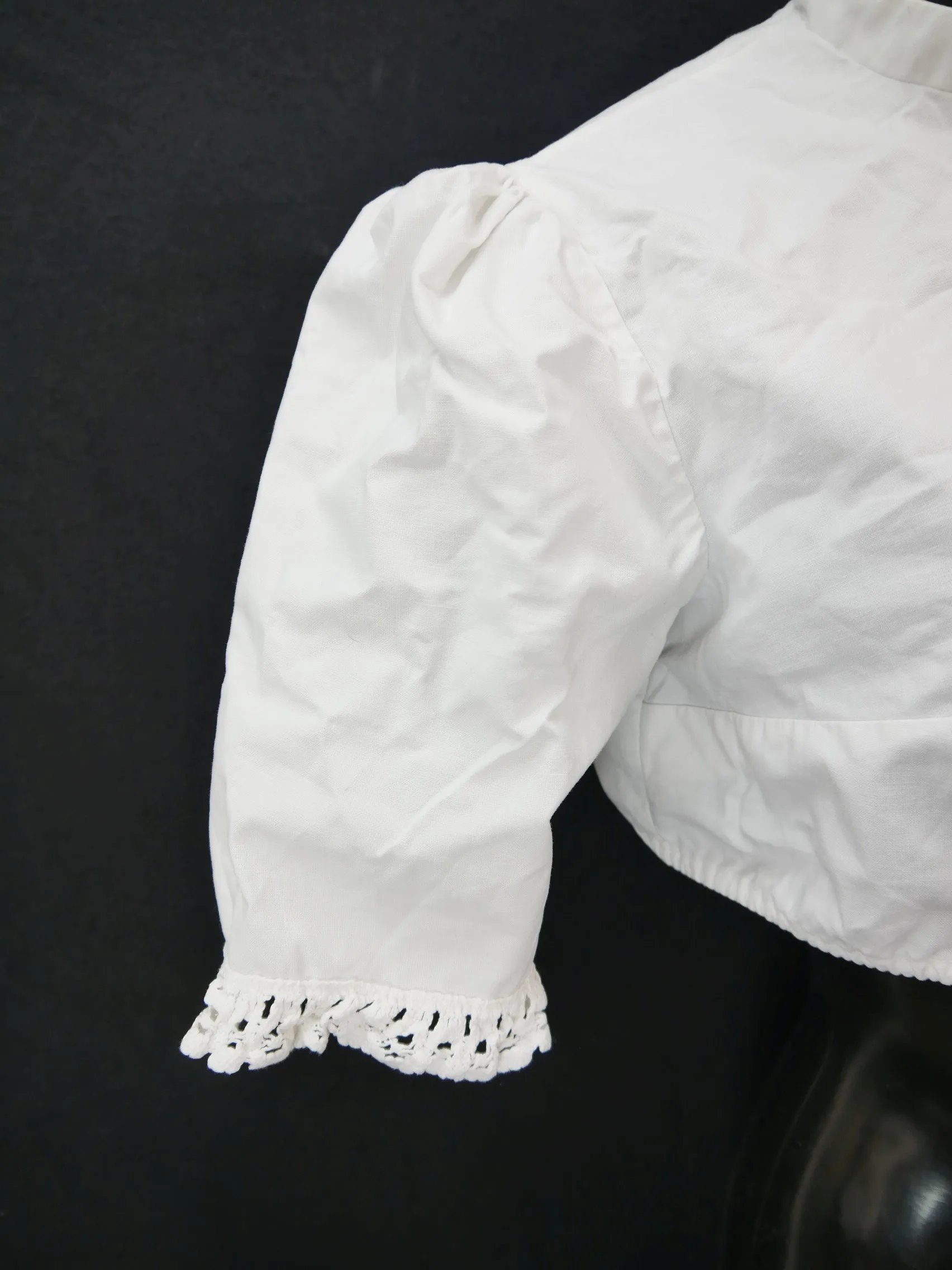 Gr.44 Dirndlbluse süße Bluse für Dirndl Baumwolle mit Spitze B9488